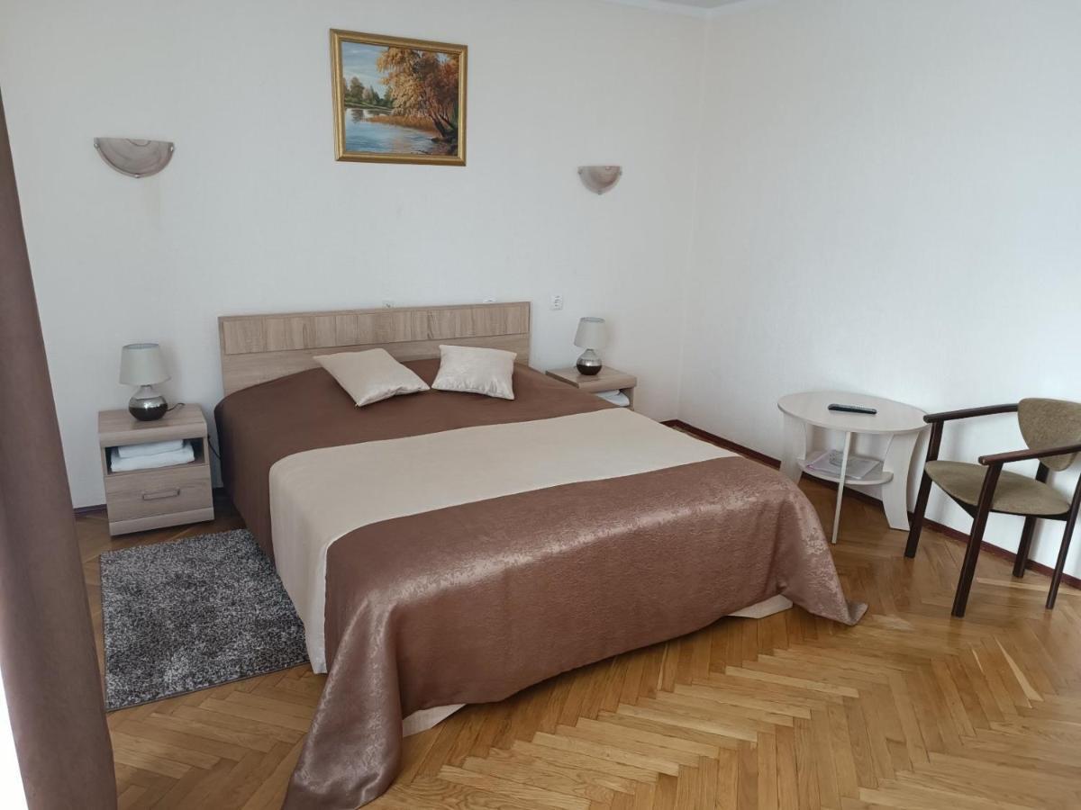 Agat Hotel Minsk Extérieur photo