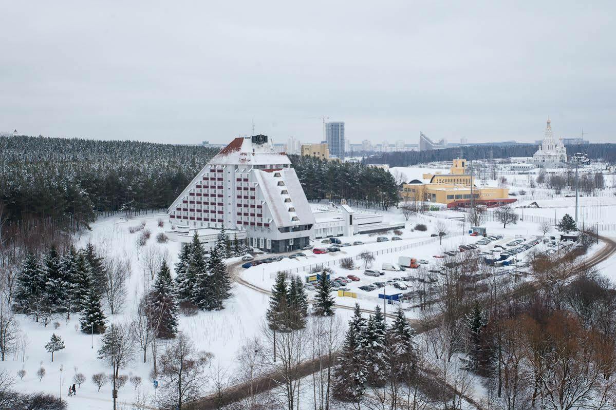 Agat Hotel Minsk Extérieur photo